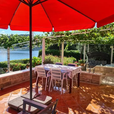 Ana Διαμέρισμα *