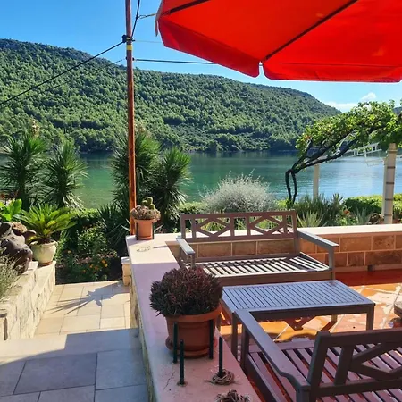 Διαμέρισμα Ana