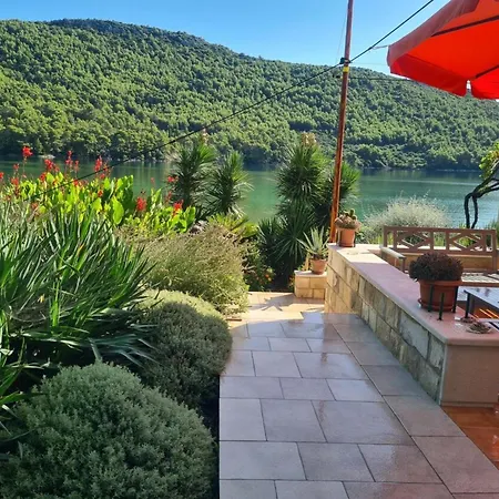 Ana Διαμέρισμα *